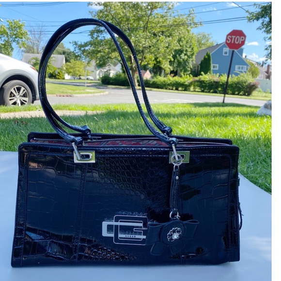 Guess black patent hobo bag - Picture 2 of 8